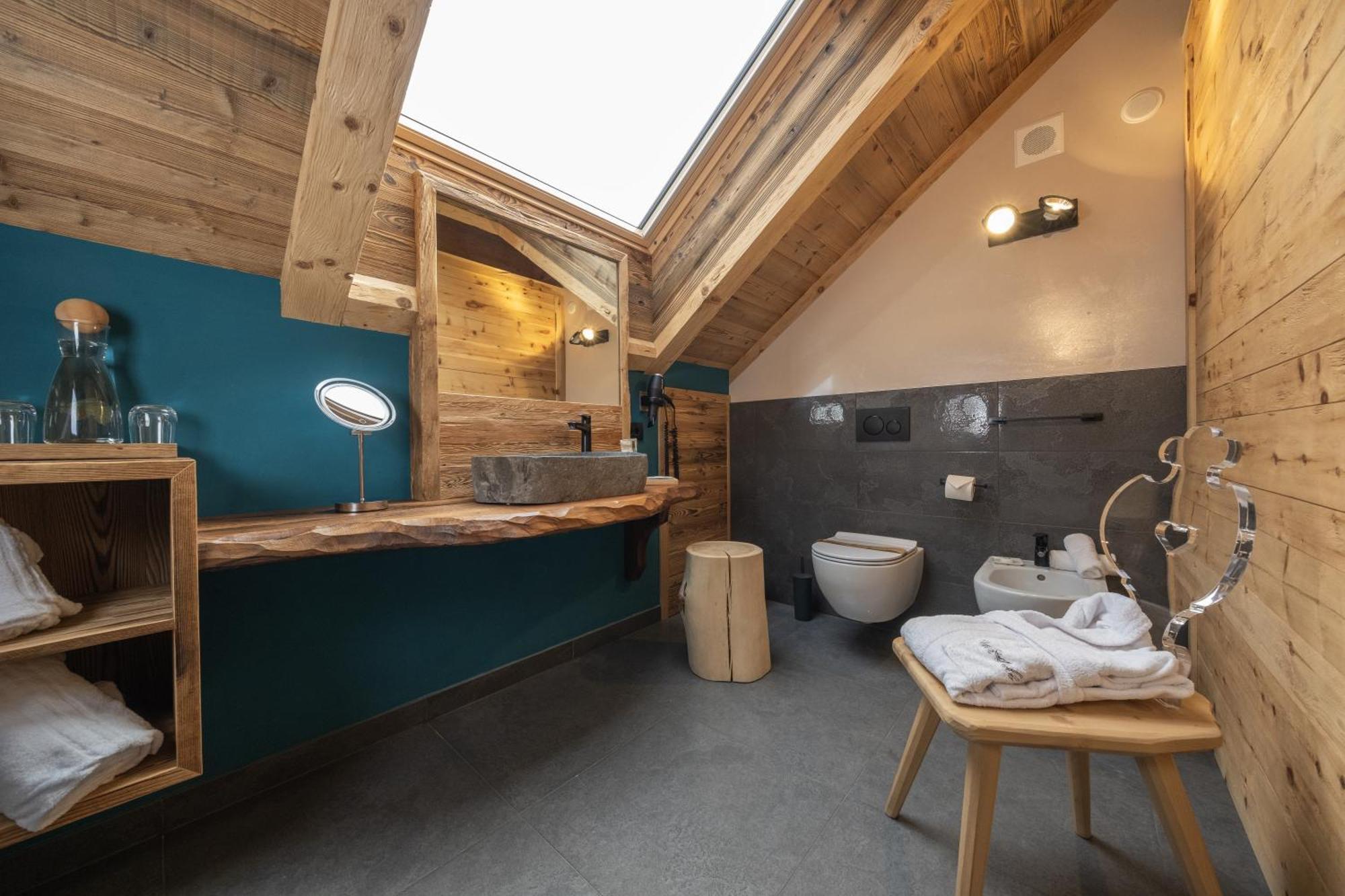 Alpine Adler Apartahotel