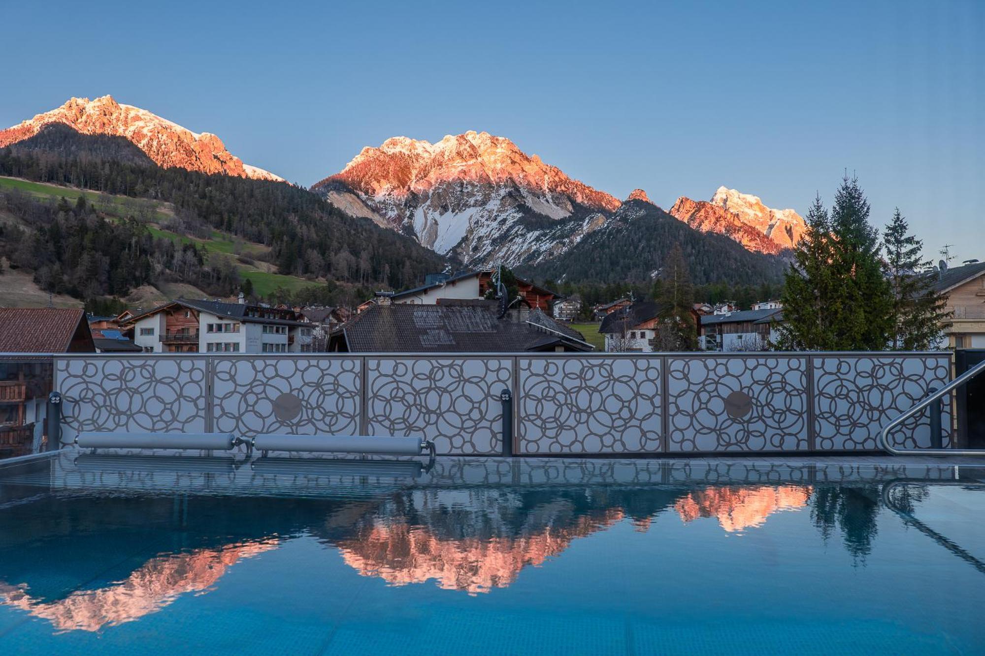 Alpine Adler Aparthotel