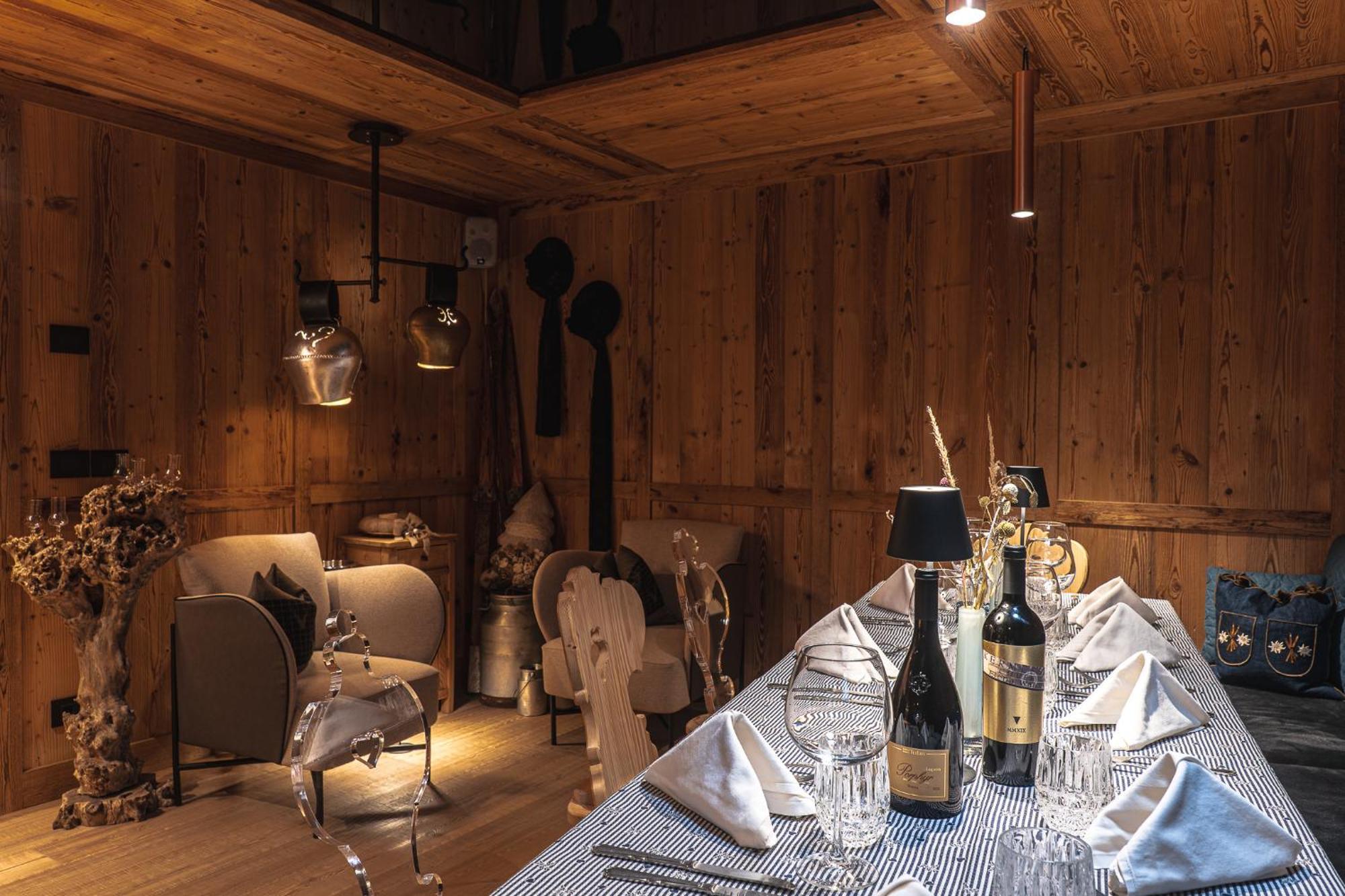 Alpine Adler Aparthotel 3*