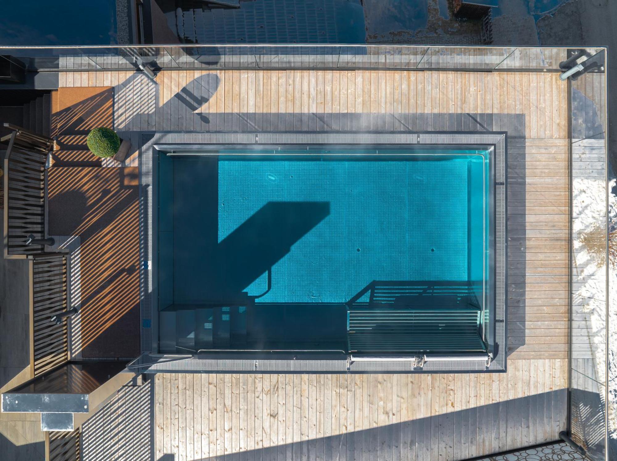 Alpine Adler Aparthotel 3*